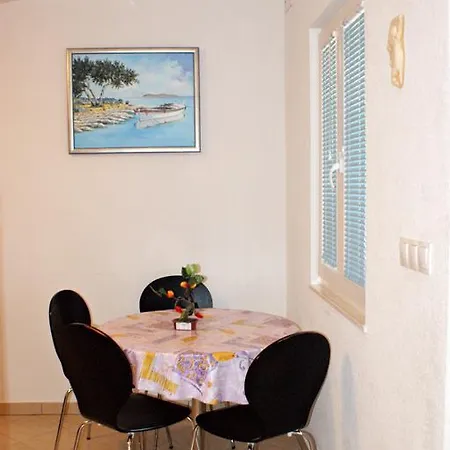Kairos - Bili 9 Apartment
